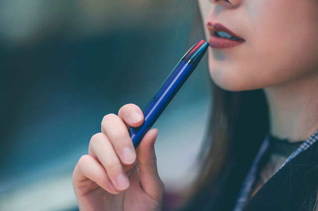 Sind E-Zigaretten cooler – Dampfen statt rauchen
